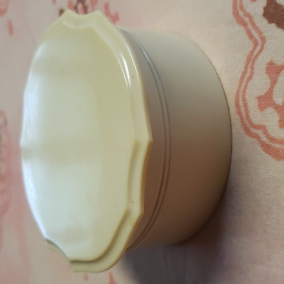 DuBarry Ivory Pyralin Vanity Set Du Barry Pyralin Set - Picture 2 of 16